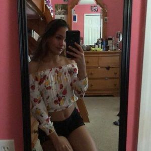 Floral off the shoulder long sleeve crop top